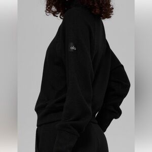 ALO Yoga Black waffle weekend escape mock neck sleeve